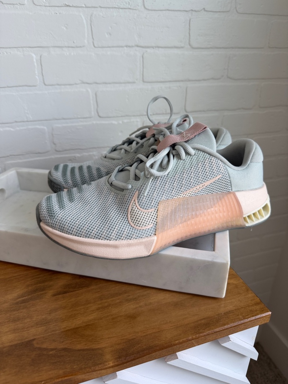 Women's Nike Metcon 9 Flyease Light Silver Guava Ice Pale Ivory